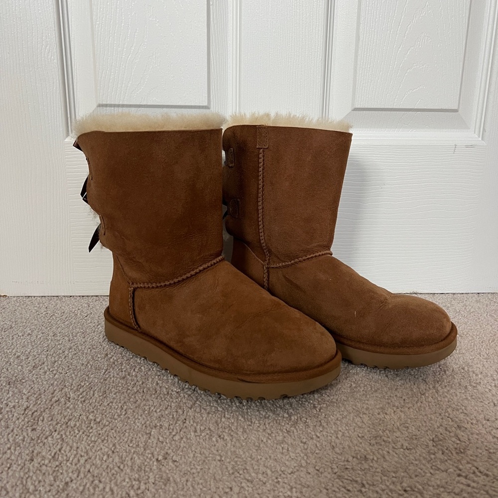UGG Bailey Bow II Boots Chestnut Size 8